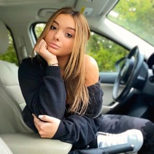 Meet your Posher, Alyssa